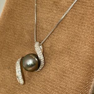 Real 14K White Gold Tahitian Pearl Diamond Necklace NEW WITH TAGS Perfect Gift